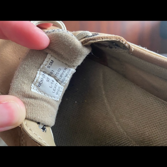 Women’s sperry shoes - Picture 2 of 3